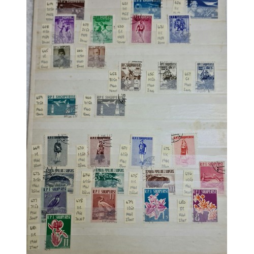 63 - World collection to include Antigua / Swaziland / Vietnam / San Marino / Seychelles / Albania //Ecua... 