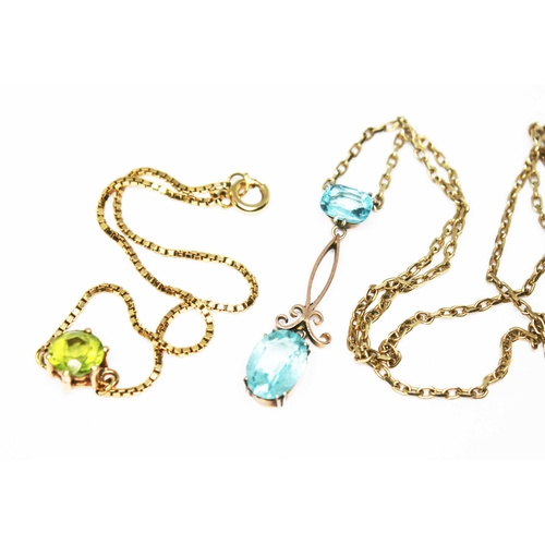 108 - A paste set negligee necklace marked '375' and a peridot set bracelet indistinctly marked, the round... 