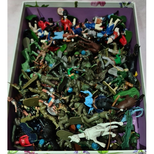46 - A box of vintage plastic figures to include Britains & military etc.