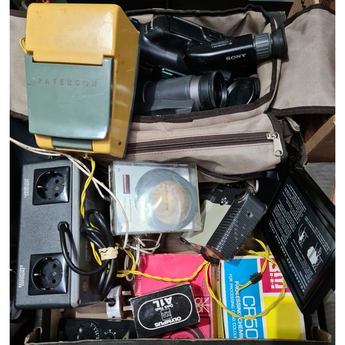 108 - A box of photographic equipment to include a Sankyo 8-cm cine cam, a Hauck TU 20 enlarger timer, a P... 