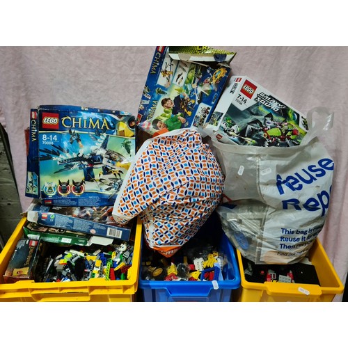 50b - 3 tubs of Lego + 2 bags of Lego and 1 bag of Mega blocks, 12 kg approx.