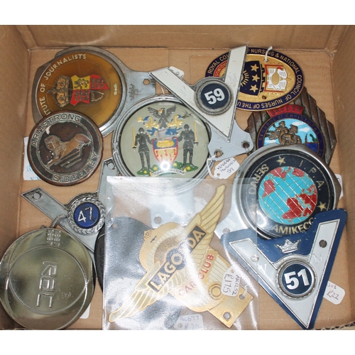 199 - Assorted vehicle badges including Lagonda Car club etc.