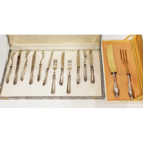 302 - A cased set of knives and forks, the handles marked '800', the box marked 'Argento 800/000', togethe... 