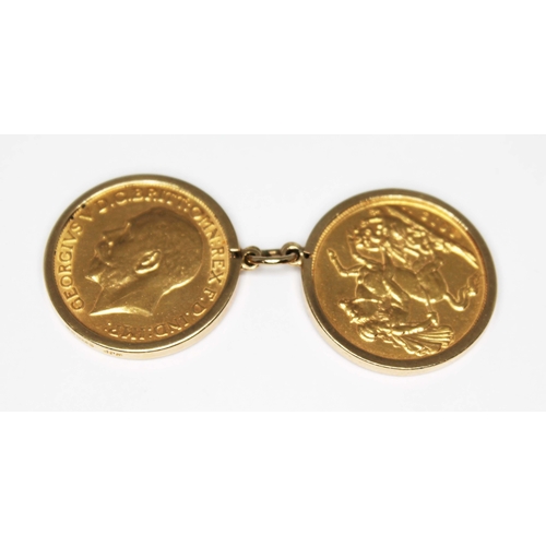 105 - Two George V sovereigns 1912 and 1913, mounted together in hallmarked 9ct gold, gross wt. 18.3g.