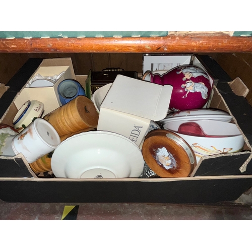 550 - A box of mixed ceramics, glass etc, including Royal Worcester & lead crystal