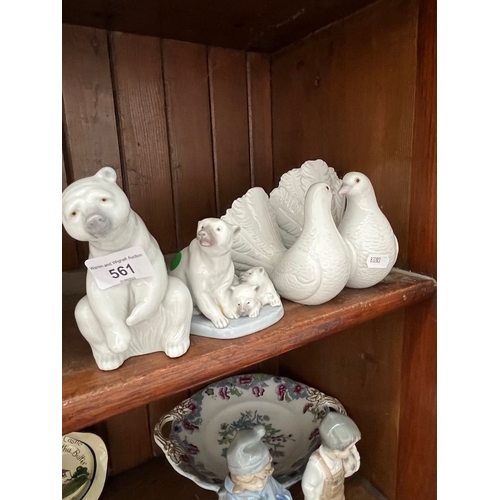 561 - Two lladro polar bears and doves