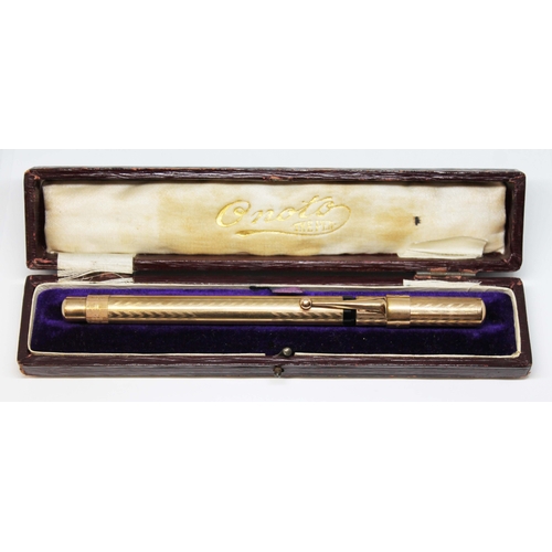 78 - A hallmarked 9ct gold Delarue fountain pen, sponsor's mark 'DLR', London 1922, gross wt. 21.8g, with... 