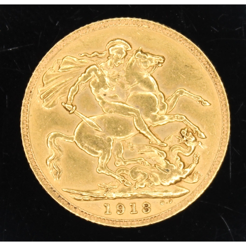 204 - George V 1913 sovereign.