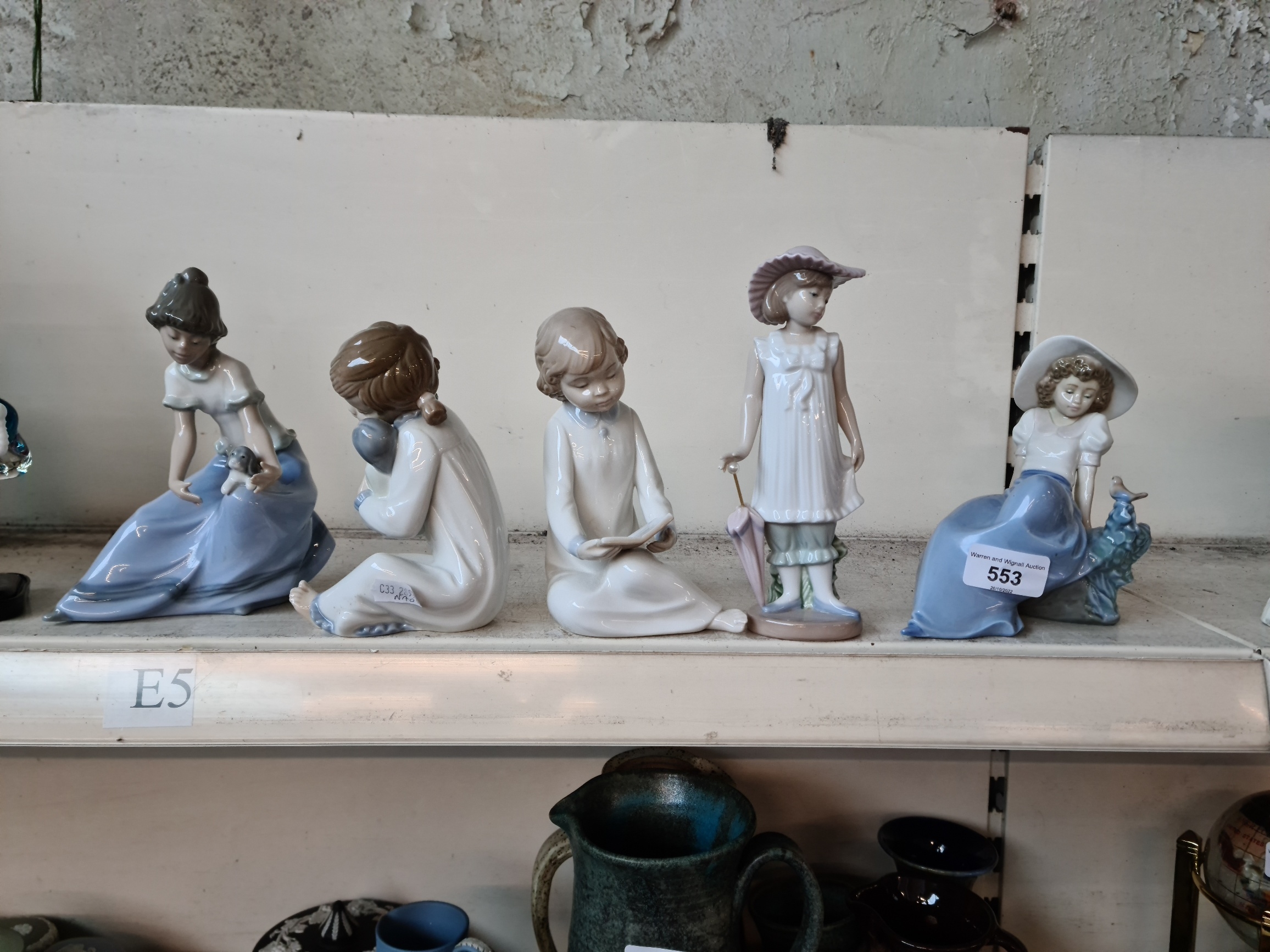 5 Nao figurines