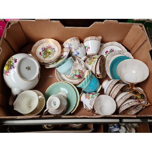 611 - A box of Aynsley teaware.