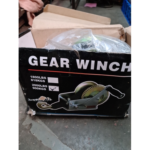 71 - A gear winch.