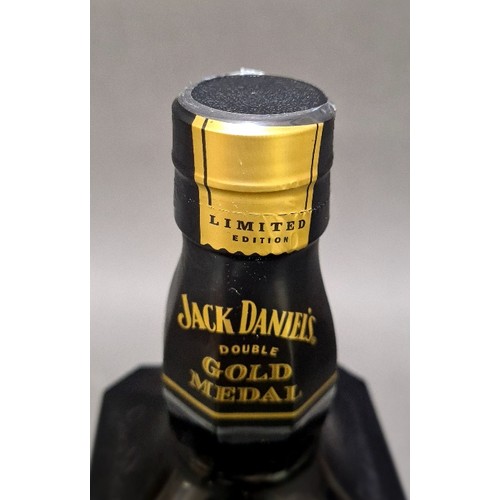 170 - A Jack Daniels Double Gold Medal London sour mash Tennessee whisky Anglo-American Exhibition 1914 an... 