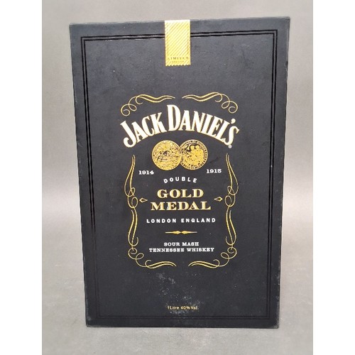 170 - A Jack Daniels Double Gold Medal London sour mash Tennessee whisky Anglo-American Exhibition 1914 an... 