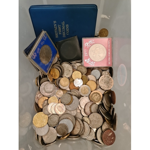 9 - A tub of GB and world coins, including 2 x decimal presentation sets and commemorative coins etc.