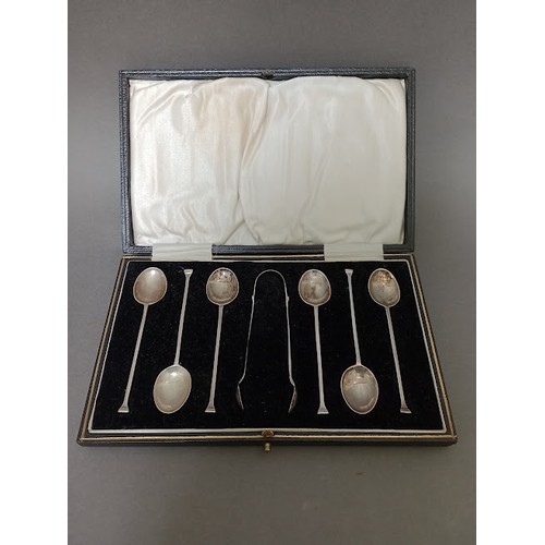 101 - A hallmarked silver set of 6 teaspoons with tongs, Birmingham, Levi & Salaman, 1924, in original cas... 