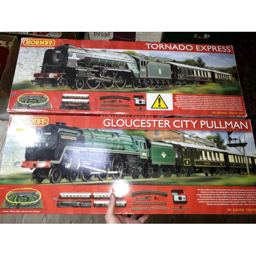 341 - Mainland set 00 gauge railway comprising a loco, etc in a Hornby box and a Hornby 