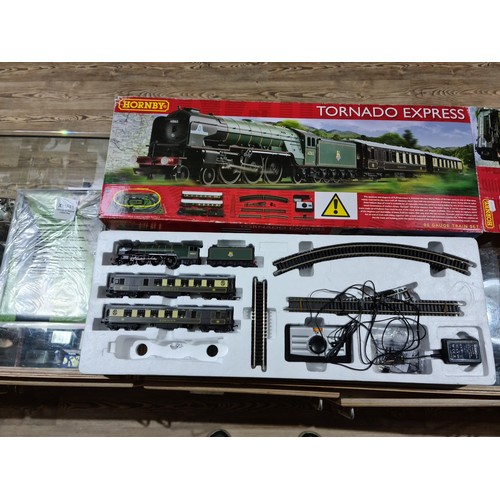 341 - Mainland set 00 gauge railway comprising a loco, etc in a Hornby box and a Hornby 