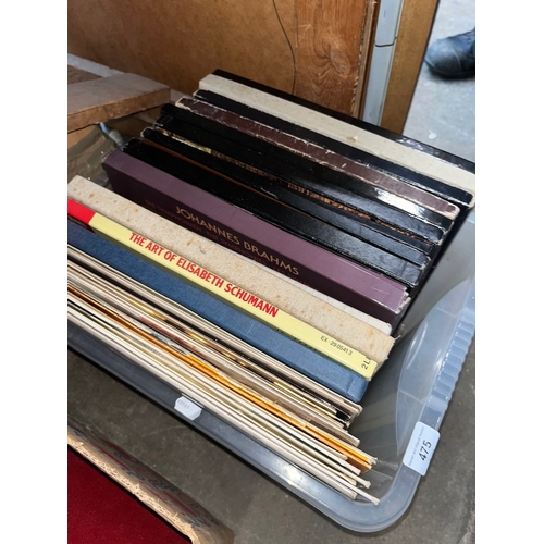 475 - A box of LPs including classical, boxed sets etc