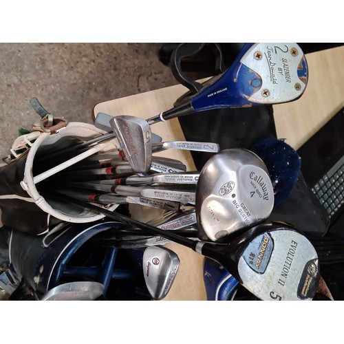 259 - 3 bags of golf clubs and 2 trolleys