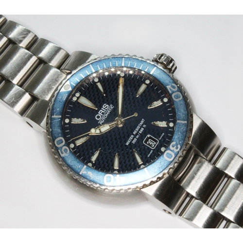 185 - An Oris Divers, ref. 7533, cal. 633, blue signed dial, stainless steel case, diameter 44mm, adjustab... 