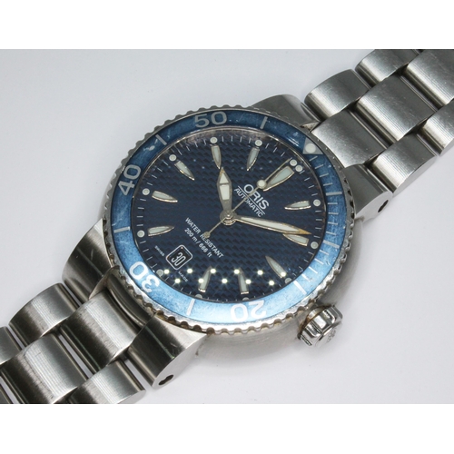 185 - An Oris Divers, ref. 7533, cal. 633, blue signed dial, stainless steel case, diameter 44mm, adjustab... 