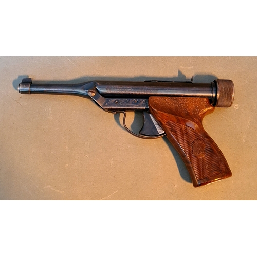 21 - A Hy-Score target air pistol .22 calibre air pistol, serial number 897066, 26cm long. (BUYER MUST BE... 