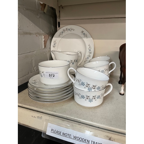 572 - Royal Worcester Dorset tea set - 22 pieces