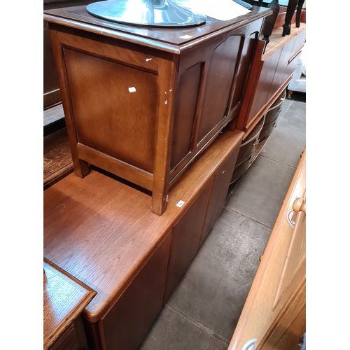 953 - A mid 20th century teak sideboard and an oak bedding box.