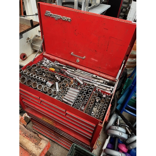 A 10 Drawer SnaponTool Box complete with a large quantity of both