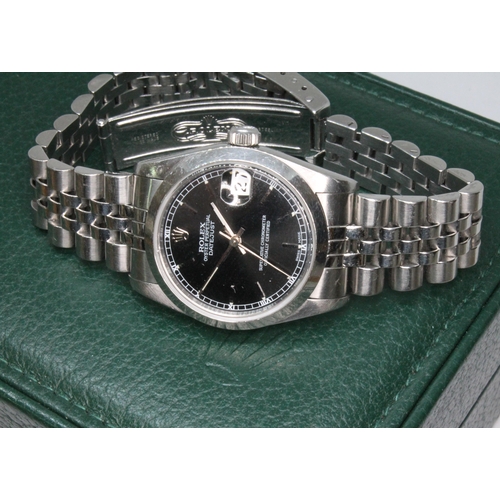 98 - A Rolex Oyster Perpetual Datejust Chronometer, ref. 68240, serial no. W738649, stainless steel case,... 