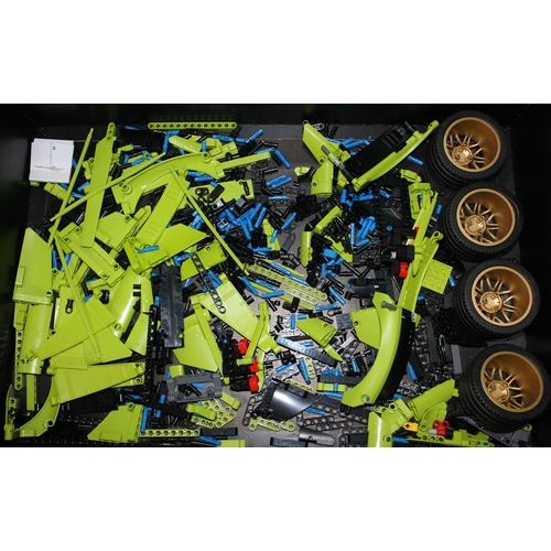 3 - Lego Technic Lamborghini Sian FKP37 42115