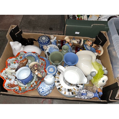 541 - A box of misc china to include Wedgwood Jasperware, etc.