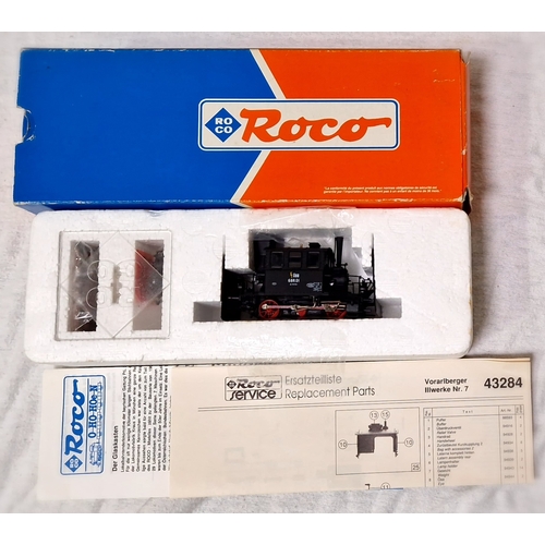 105 - A Roco locomotive OBB 43258 688.01, mint in box.
(Vendors father brought back 2 items each time from... 