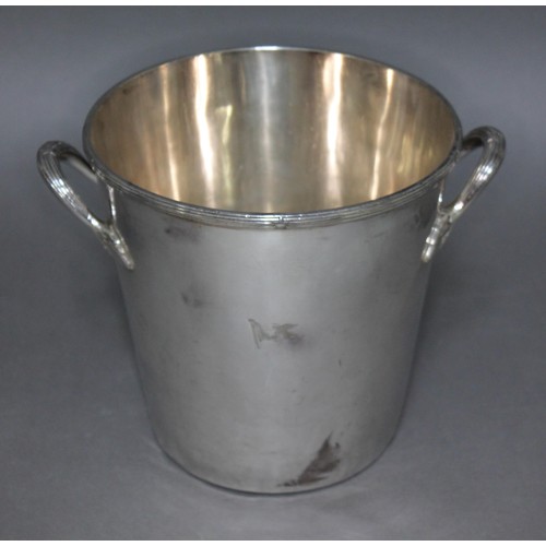 113 - A White Star Line silver plated twin handled ice bucket, Elkington & Co, numbered 26776, date letter... 