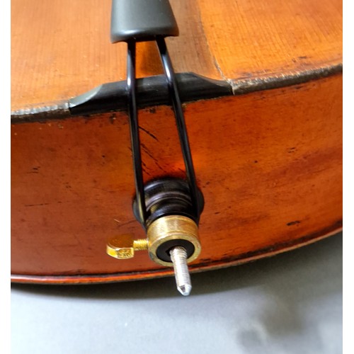 62 - A French cello, labelled 'J.T.L. Geronimo Barnabetti Paris', two piece back, length 749mm, with bow ... 