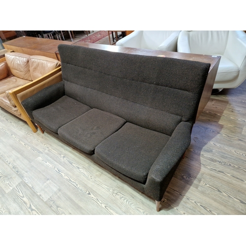 1065 - A retro mid 20th century three seater settee, length 280cm.