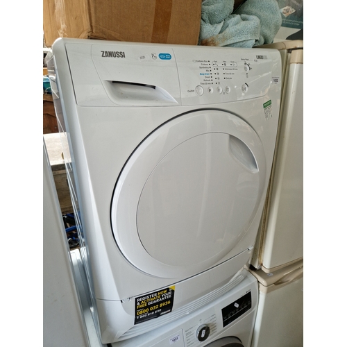 1032 - A Zanussi Lindo100 dryer.