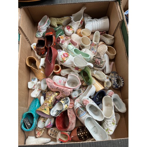 661 - A box of ceramic shoes to include Royal Albert Fragrant Roses, Cottage Rose, Old Country Roses etc