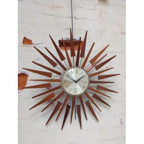 347 - A vintage 1970s Seth Thomas sunburst clock.