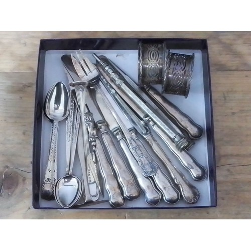 273 - A mixed lot of silver comprising a set of four hallmarked silver Newcastle teaspoons, five Chinese s... 