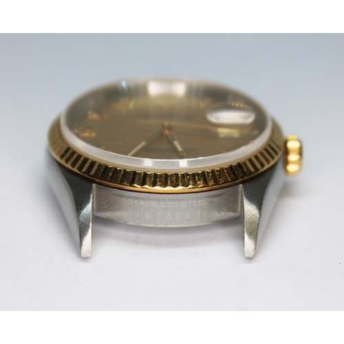 102 - A Rolex Datejust 36, circa 1995, ref. 16233, serial no. W673667, signed gold tone dial with gold Rom... 