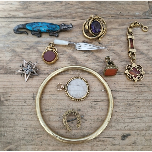 360 - Assorted antique yellow metal jewellery etc.