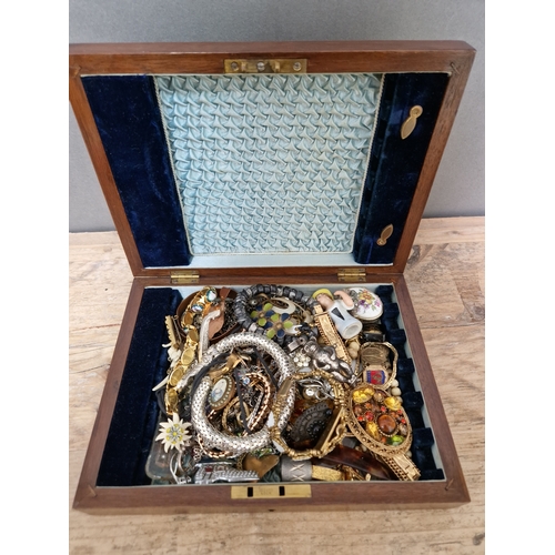 363 - A wooden box containing costume jewellery, vintage and modern including brooches, necklaces, rings, ... 