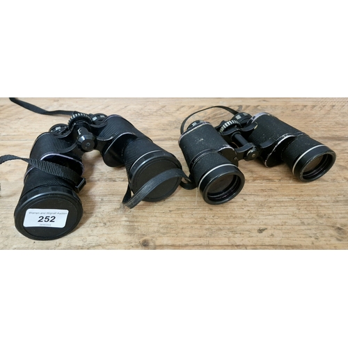 252 - A pair of vintage German Bresser Everest 8 X 40 binoculars together with a pair of Bresser Everest 1... 