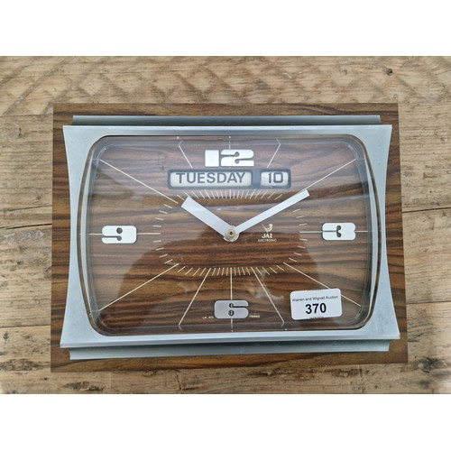 370 - A retro Jaz Electronic clock.