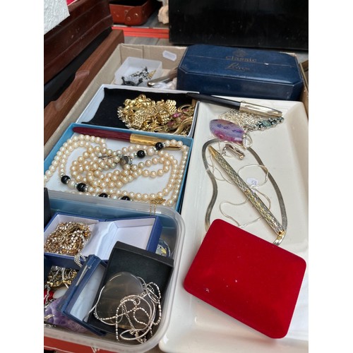 159 - A box of costume jewellery including some silver, vintage jewellery, etc.