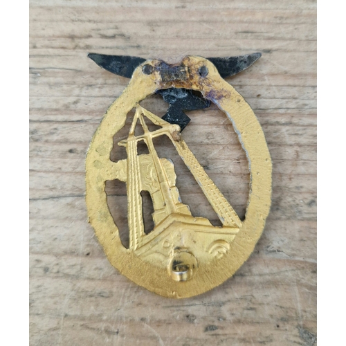 54 - A German WWII Luftwaffe Sea Battle badge.