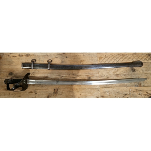 72 - An Italian 1871 pattern heavy cavalry sword with regulation steel hilt, with metal scabbard, length ... 