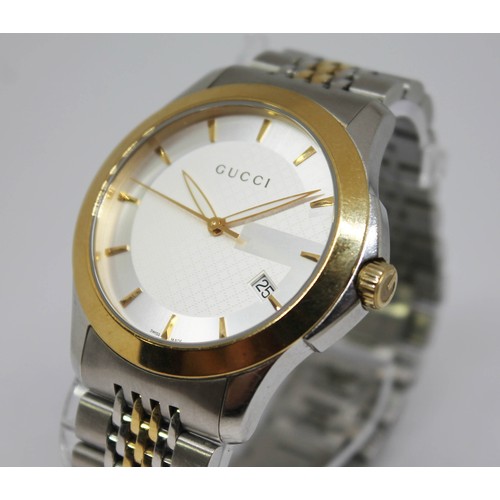 40 - A Gucci bi-metal quartz wristwatch, circa early 2000s, diam. 38mm, ref. 126.4, signed two tone and p... 