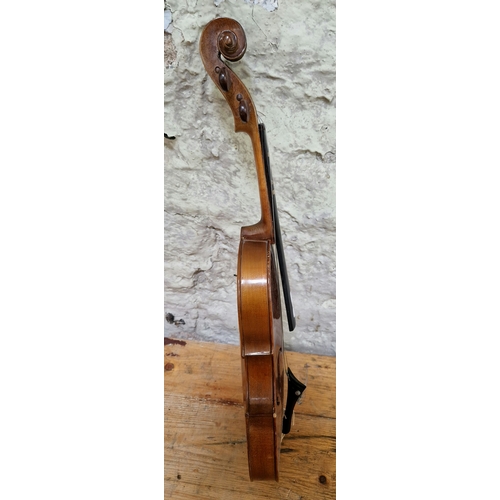 199 - A 20th century Stentor student violin, two piece back, length 340mm, made in The People's Republic o... 